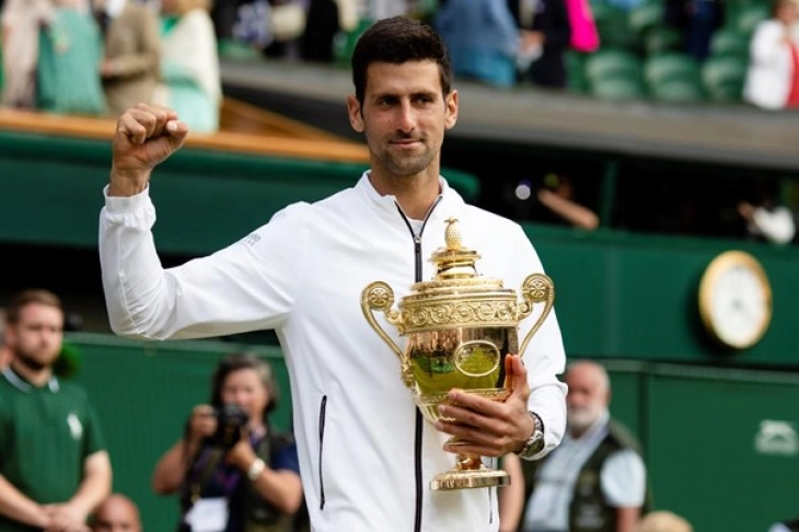 Djokovic eases past Fucsovics to reach 10th Wimbledon semi-final