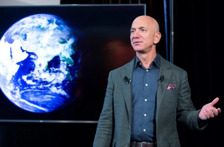 Bezos makes 2bn-dollar offer to NASA for moon lander contract