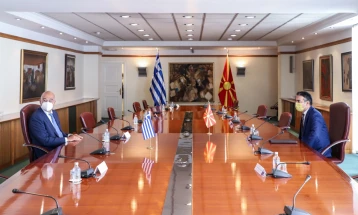 Dimitrov – Dendias: Greece supports start of North Macedonia’s EU accession negotiations