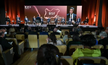 Bled Forum panel on Europe's future turns into panel on migrations