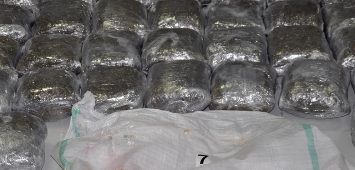 Police seize cannabis worth EUR 70,000, detain three