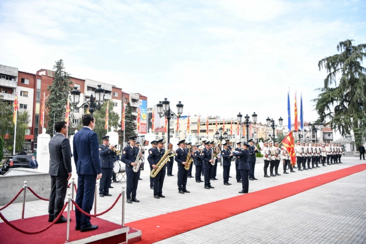 PM Zaev welcomes Kosovo counterpart Kurti