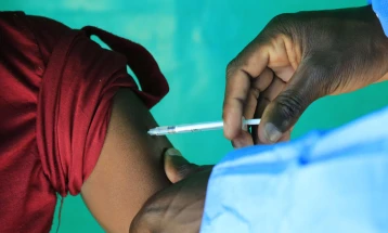 Zimbabwe's government tells civil servants: No vaccine, no pay