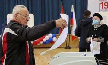 Widespread voting irregularities mar second day of Russian elections