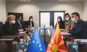 N. Macedonia prepared to start EU negotiations, agree Dimitrov and Matuella