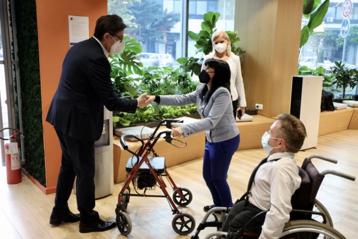 President Pendarovski attends final session of online assistants training for people with physical disabilities