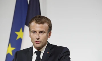 Macron accuses UK of lack of credibility on Brexit amid fishing row