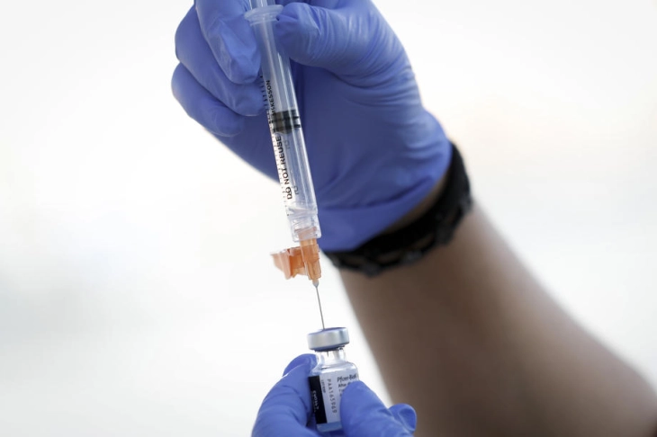 WHO warns of looming Covid-19 syringe shortage