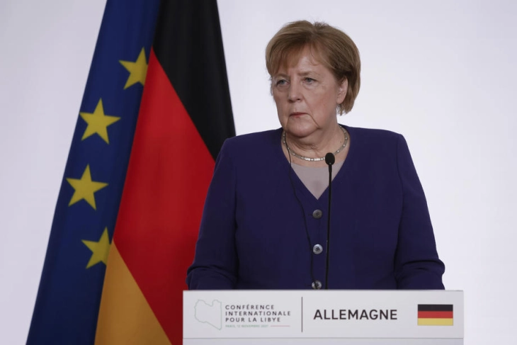 Merkel warns of 'difficult weeks' ahead, urges more vaccinations