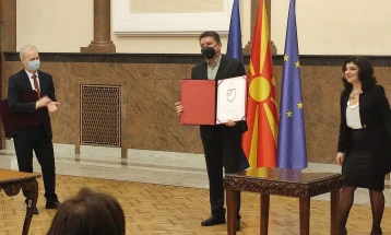 Lazarevski and Kostovski receive Meto Jovanovski award