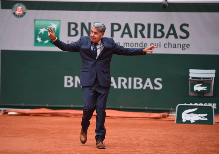 Spanish tennis legend Manolo Santana dies aged 83