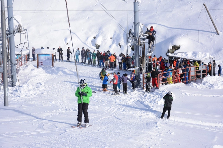Ski season officially opens at Shar Mountain National Park