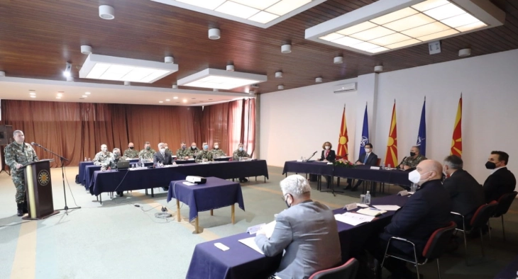 Army officials brief President Pendarovski on combat readiness