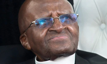 South African icon Archbishop Desmond Tutu dies at 90