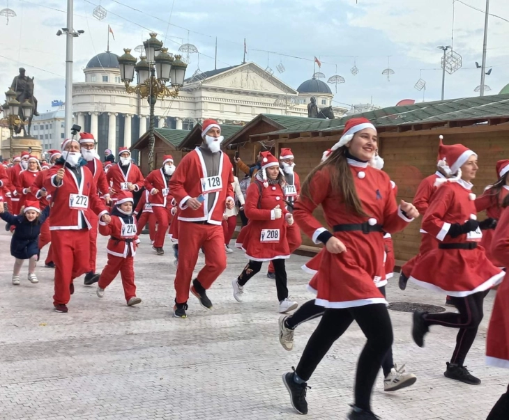 People dressed as Santa raced in Skopje after year-long hiatus