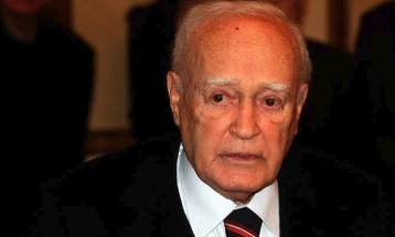 Greek former president Karolos Papoulias dies at 92