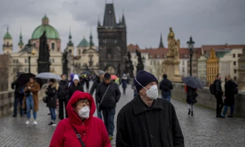 Czech civil servants protest against vaccination requirement