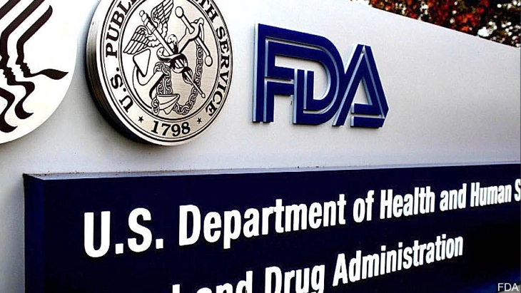 FDA expands emergency use of Pfizer/BioNTech Covid-19 booster dose