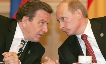Report: Ex-German chancellor Schröder in Moscow for mediation effort