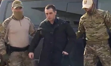 Russia and US carry out surprise prisoner swap
