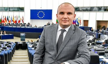 Difficult to explain why Albania has to move forward but not North Macedonia: MEP