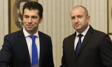 Radev and Petkov to meet Macron on lifting Bulgarian veto: sources
