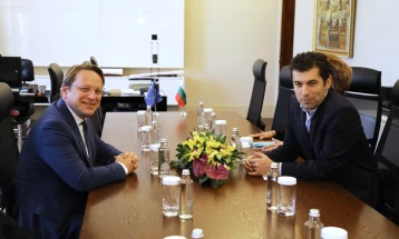 Varhelyi wants agreement in June, Petkov has three demands from Skopje