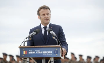 Macron says Europe must be united to send clear signal to Ukraine