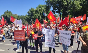 Two arrested during protest in front of Parliament 