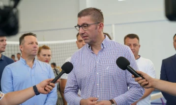 Mickoski says he’s pleasantly surprised by Pendarovski’s position on referendum