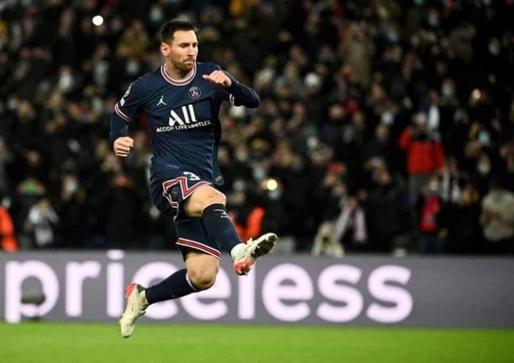 Messi double helps PSG begin title defence in emphatic style