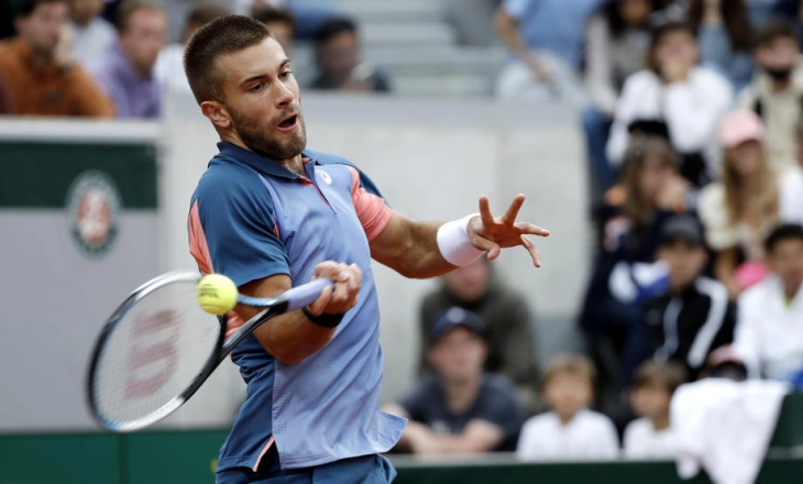 Coric defeats Tsitsipas to cap off great week with Cincinnati title