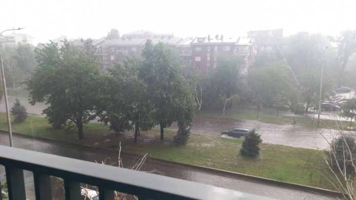 Severe storm engulfs Skopje