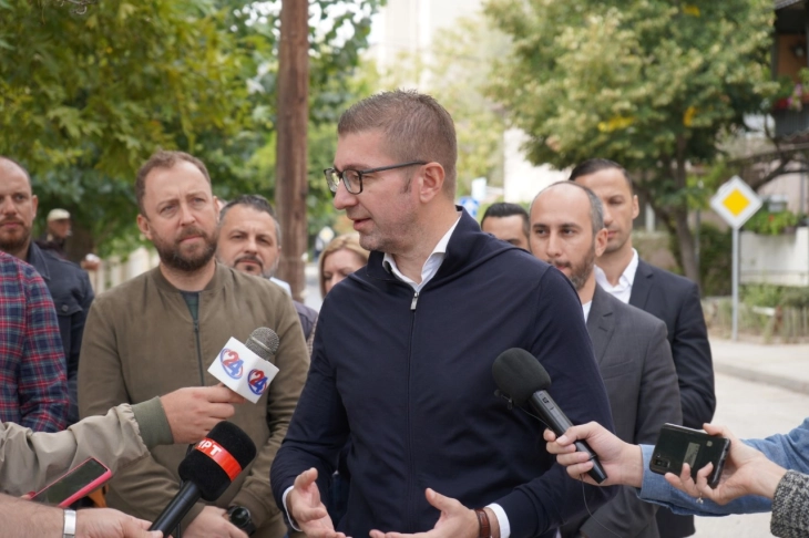 VMRO-DPMNE's Mickoski submits referendum initiative to void Treaty with Bulgaria