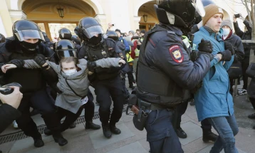 Hundreds of Russian protesters detained at anti-mobilization rallies