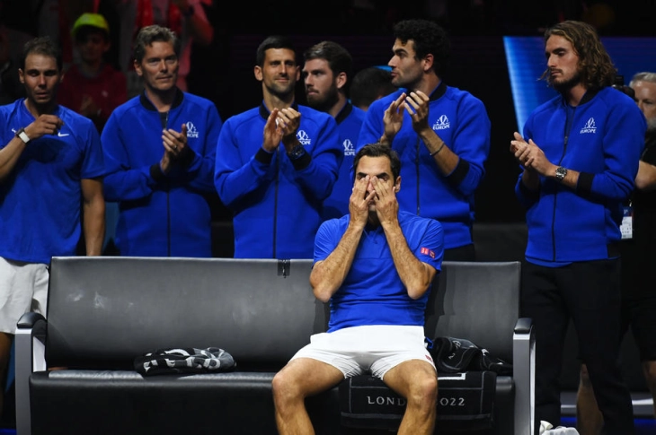 Federer holds back tears as he bids farewell to professional tennis