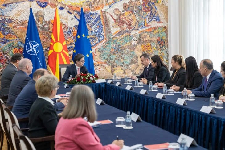 Pendarovski meets members of the Albanian Parliament