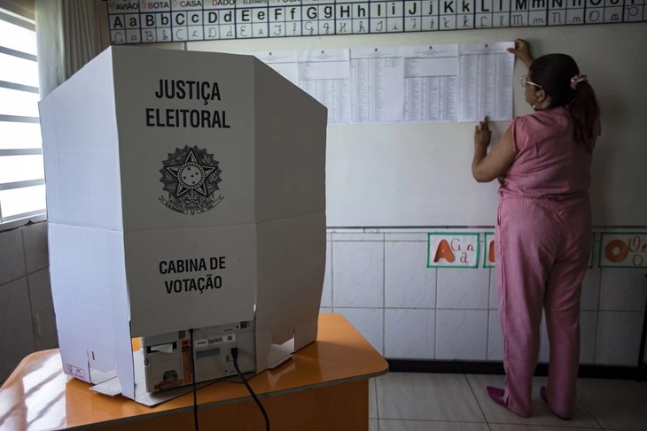 Lula wins first round of Brazil's presidential election