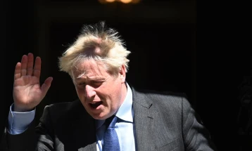 Johnson returns to Britain as party split on expected leadership bid