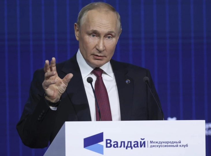 Putin lashes out at West in think tank speech