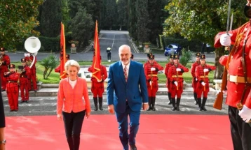 Von der Leyen: EUR 80 million to help Albania deal with energy crisis