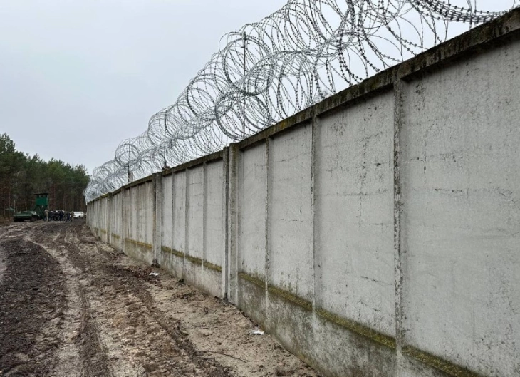 Украина гради ѕид долж границата со Белорусија