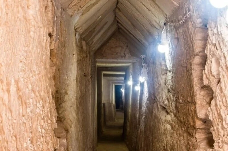 Откриен тунел што можеби води до гробот на Клеопатра