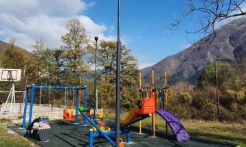 Општина Маврово и Ростуше доби четири нови модерни детски забавни паркови