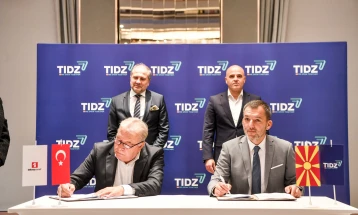 Потпишан Договорот со „Текнопанел“, компанијата инвестира 20 милиони евра и ќе отвори 120 работни места (ДПЛ)