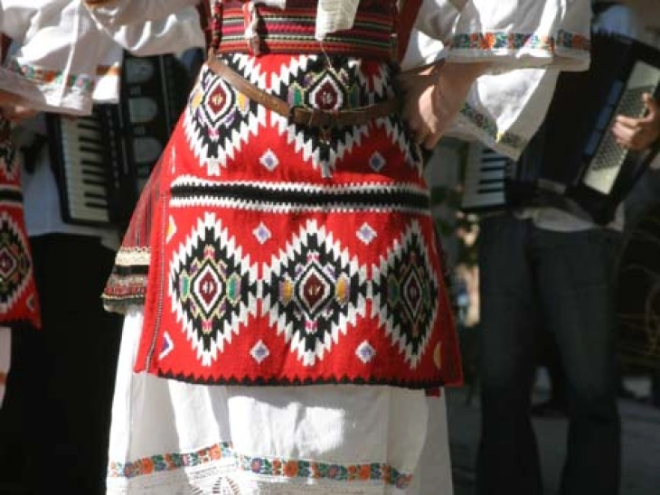Ревија на народни носии во Општина Ѓорче Петров