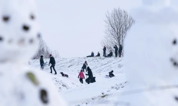 Од Јапонија до Шведска: Најчудни методи за воспитување деца во светот