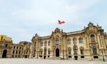 Премиерот на Перу поднесе оставка откако парламентот одби да гласа за доверба на Кабинетот