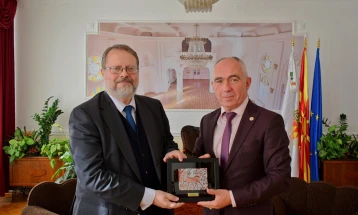 Шпанскиот амбасадор Хосе Луис Лозано Гарсија ја посети Општина Битола