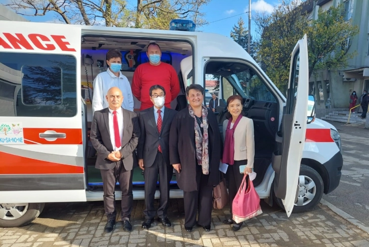 Japan donates ambulance to Sveti Nikole health center
